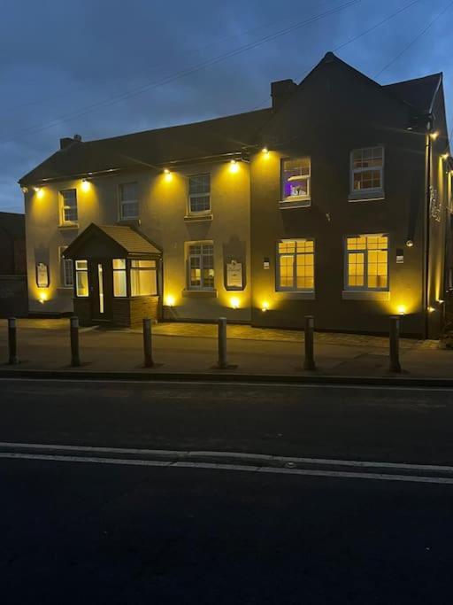 Luxury Countryside Stay - Waters Upton, Telford Dış mekan fotoğraf